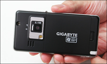 جهاز g-Smart i من شركة GIGABYTE الجديد كليا !